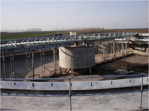 中心轉(zhuǎn)動(dòng)刮泥機(jī)